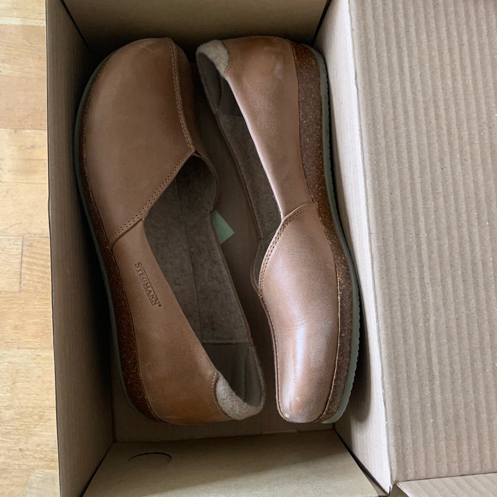Stegmann Women's Brown Leather Loafers - Picture 2 of 4